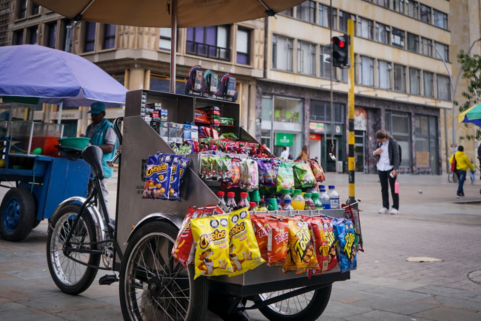 Vendedores ambulantes en el espacio público de Bogotá