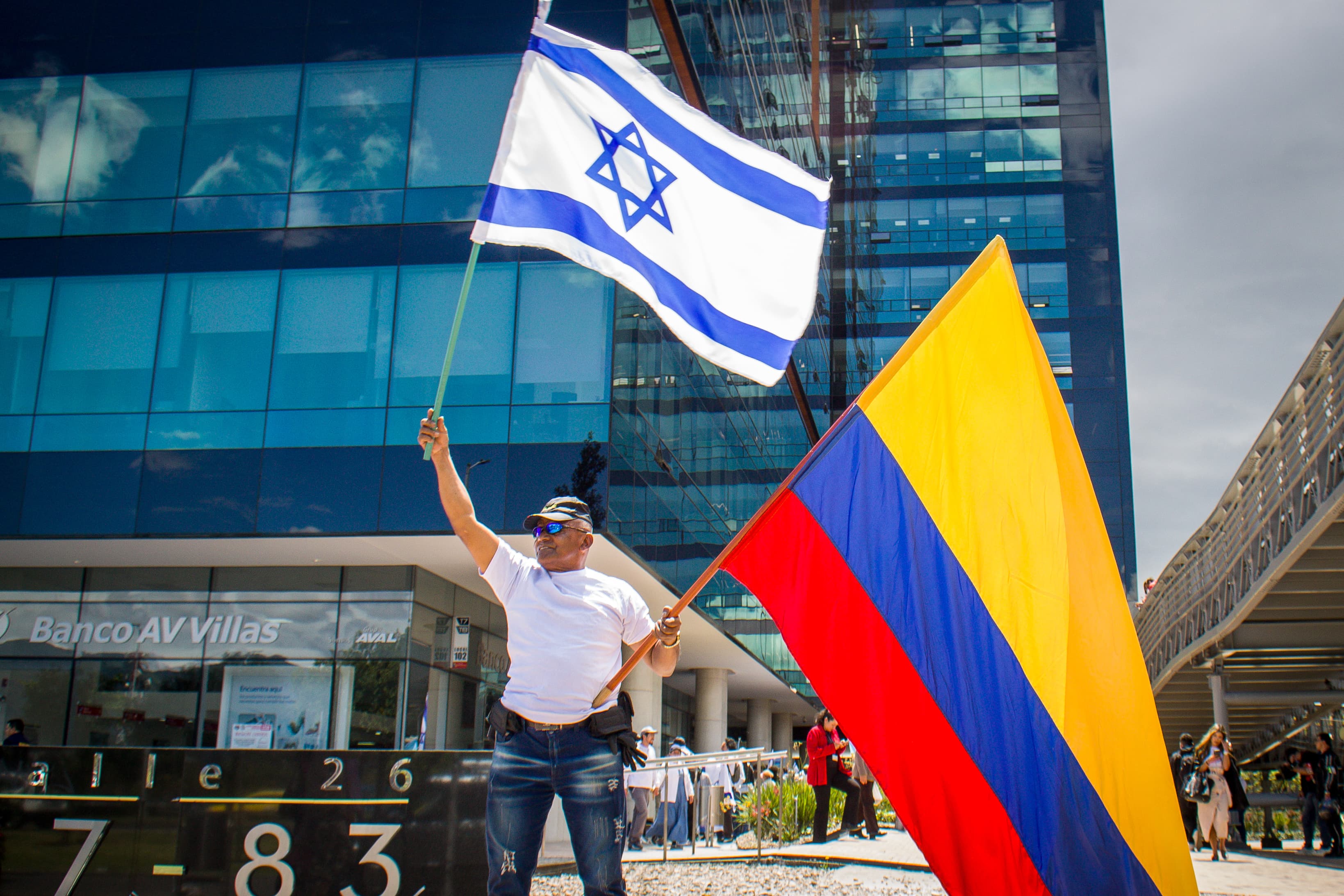 Banderas de Colombia e Israel 