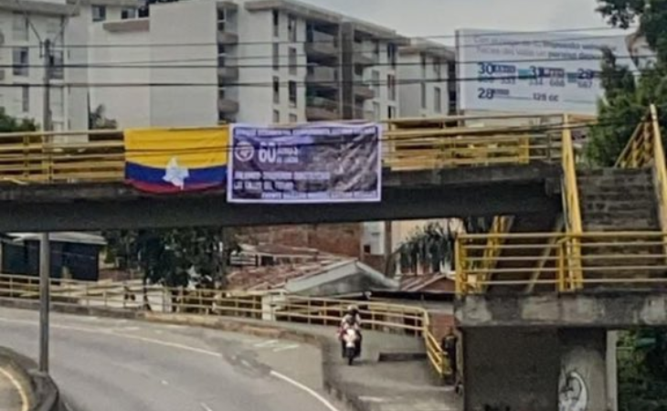 Bandera y Pancarta aluciba a las FARC en Cali